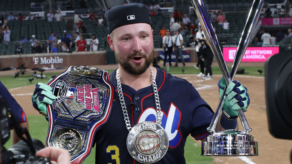 Jul 14, 2025; Atlanta, GA, USA; Seattle Mariners catcher Cal Raleigh (29) celebrates after winning the 2025 Home Run Derby at Truist Park. Mandatory Credit: Brett Davis-Imagn Images