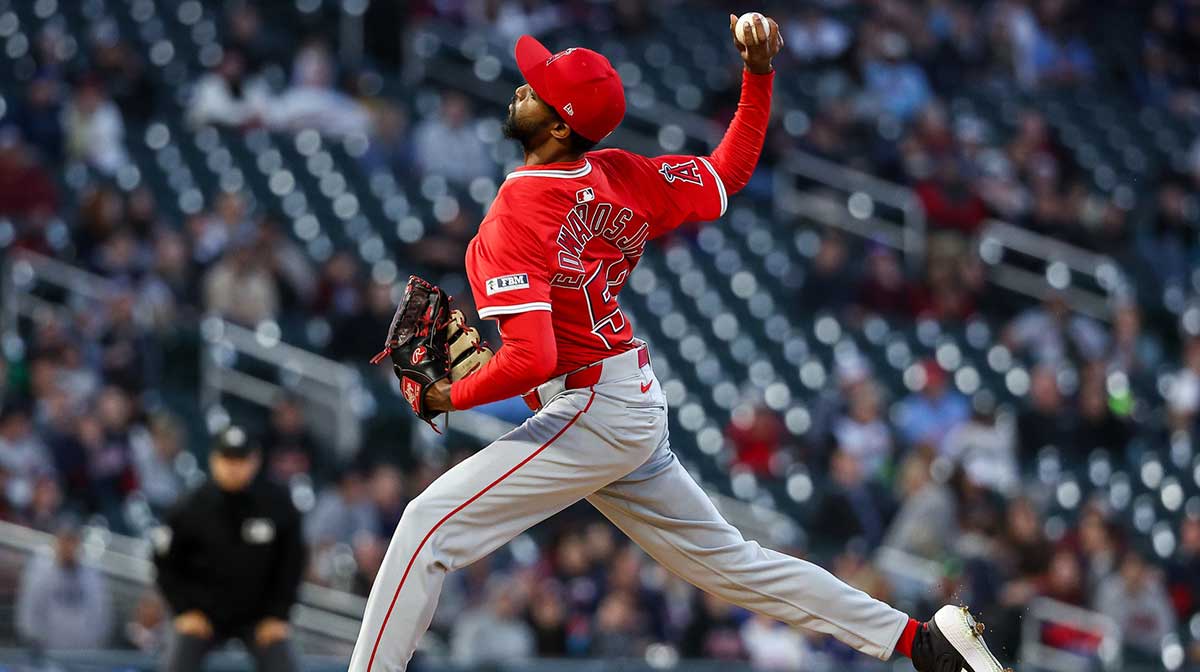 Los Angeles Angels pitcher Carl Edwards Jr. (52) delivers a pitch against the Minnesota Twins during the fourth inning