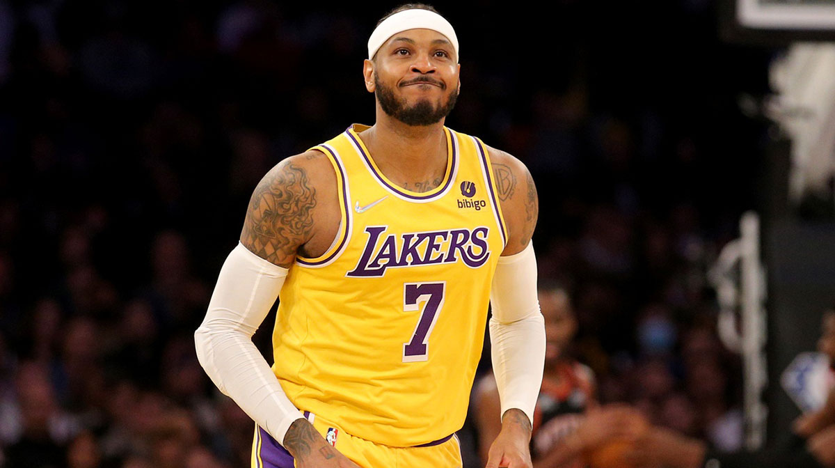 Los Angeles Lakers forward Carmelo Anthony (7) reacts after missing a three point shot against the New York Knicks during the fourth quarter at Madison Square Garden.