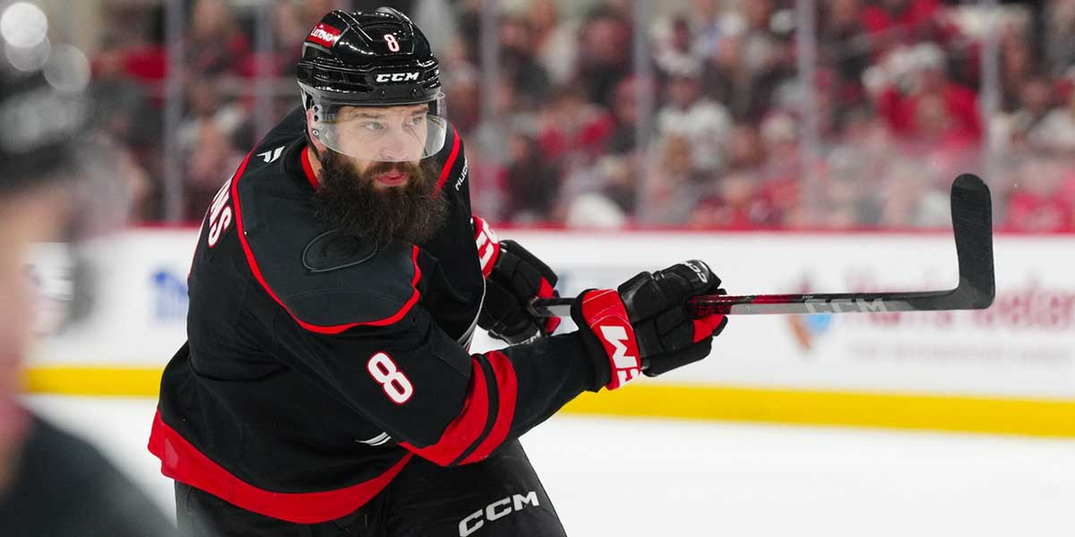 Brent Burns finds new home with Avalanche to extend Iron Man streak