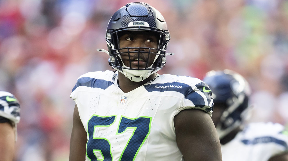 Seattle Seahawks offensive tackle Charles Cross (67) against the Arizona Cardinals at State Farm Stadium.