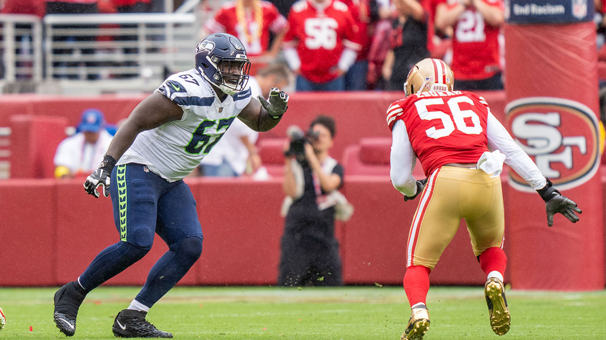 Seattle Seahawks offensive tackle Charles Cross (67) during the second quarter against the San Francisco 49ers at Levi's Stadium