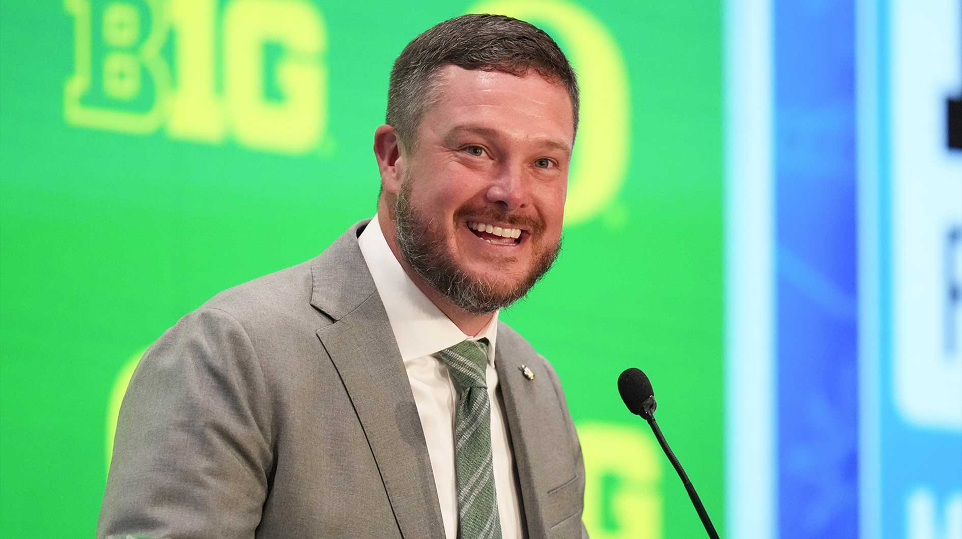 Oregon head coach Dan Lanning speaks to the media during the Big Ten NCAA college football media days at Mandalay Bay Resort.