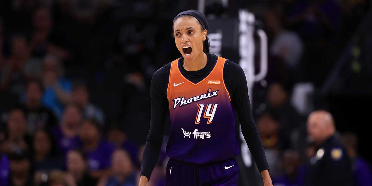 Phoenix Mercury forward DeWanna Bonner (14) reacts against the Minnesota Lynx during the second half at PHX Arena.
