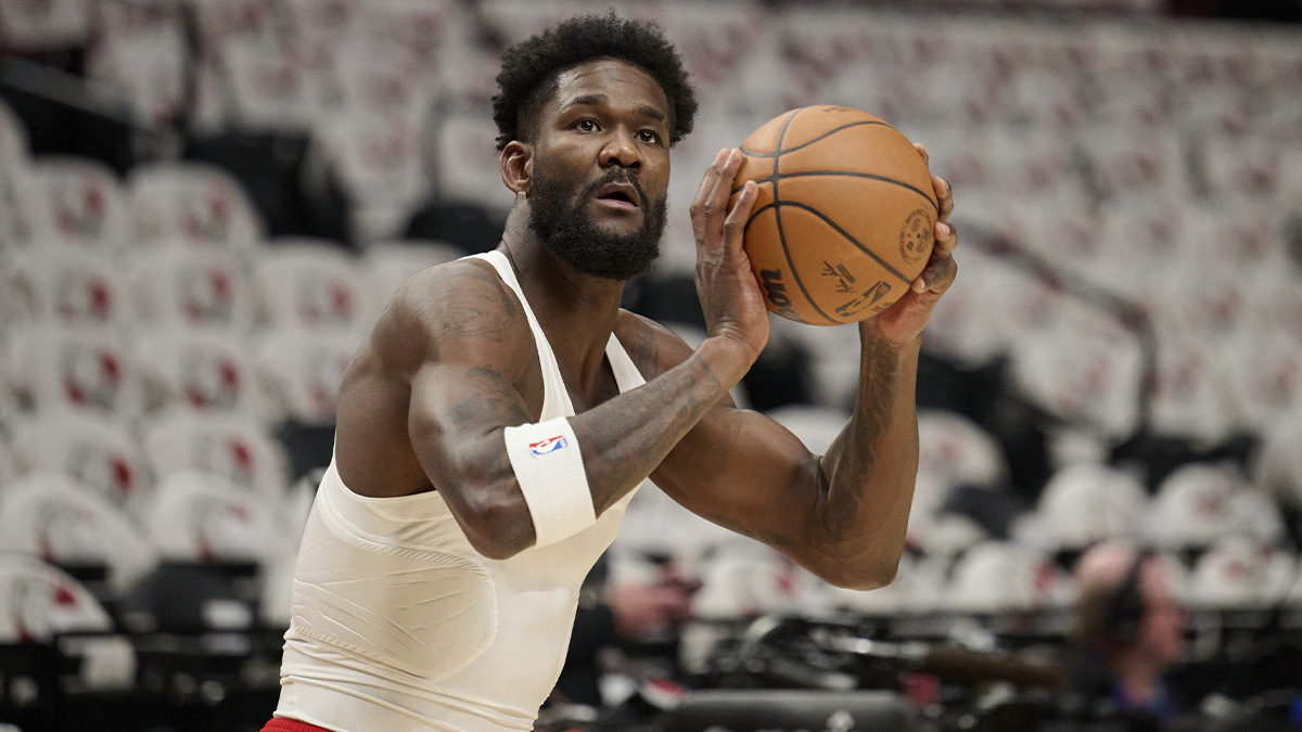 Portland Trail Blazers center Deandre Ayton (2) warms up before a game against theOrlando Magic at Moda Center.