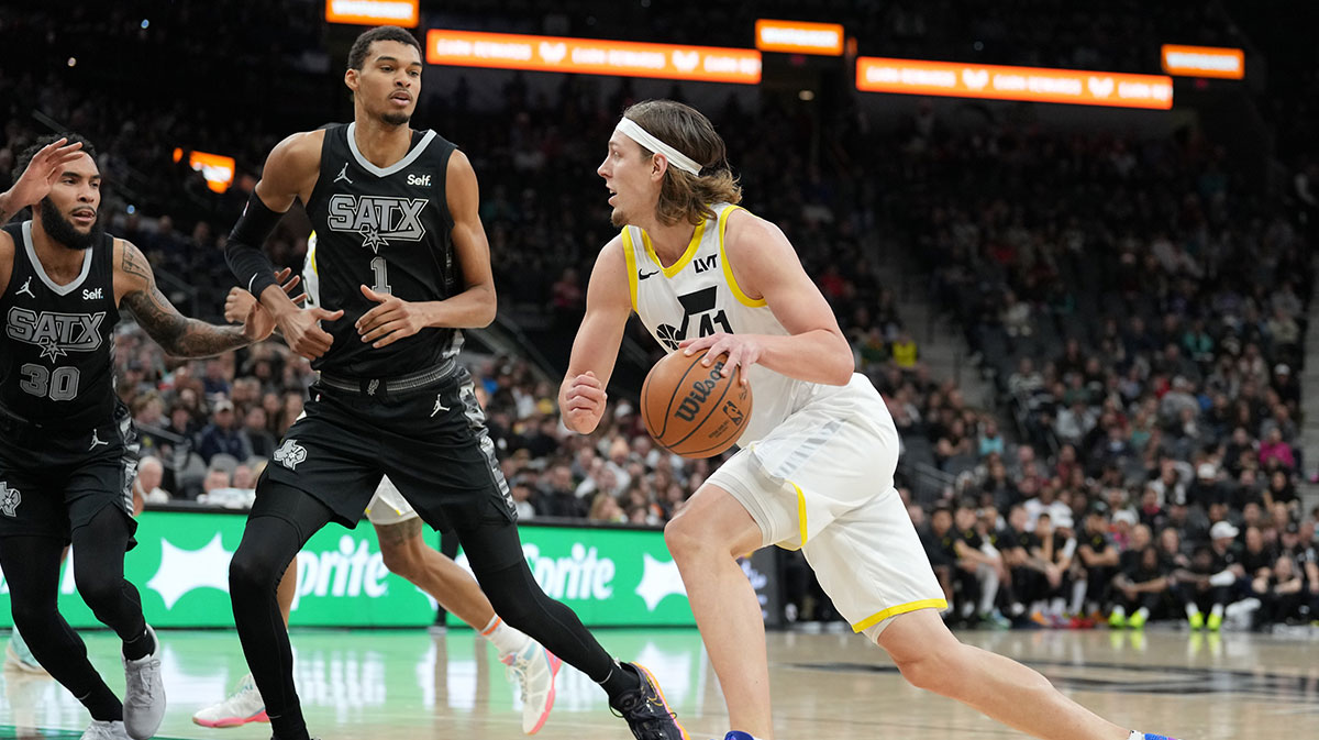 Utah Jazz forward Kelly Olynyk (41) drives to the basket against San Antonio Spurs center Victor Wembanyama (1) in the first half at the Frost Bank Center.