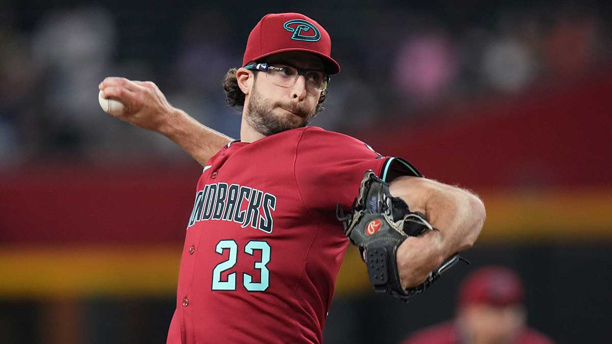Arizona Diamondbacks right-hander Zac Gallen (23) pitches against the Houston Astros.