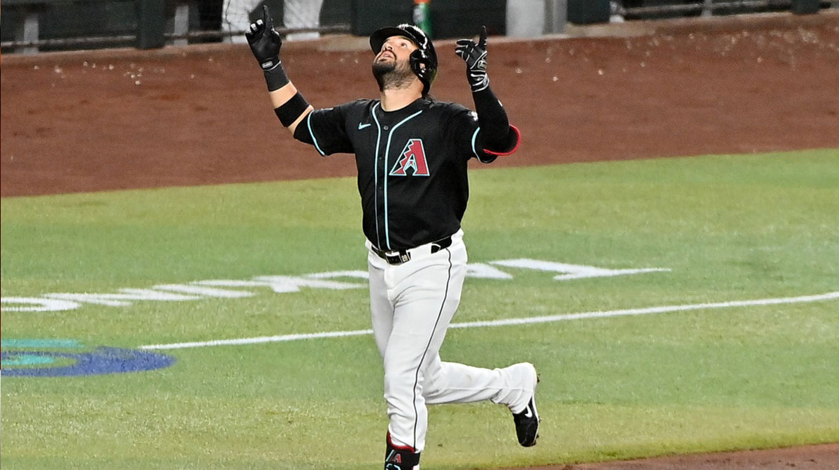Arizona Diamondbacks third base Eugenio Suarez (28) hits a grand slam home run in the sixth inning against the Seattle Mariners at Chase Field.