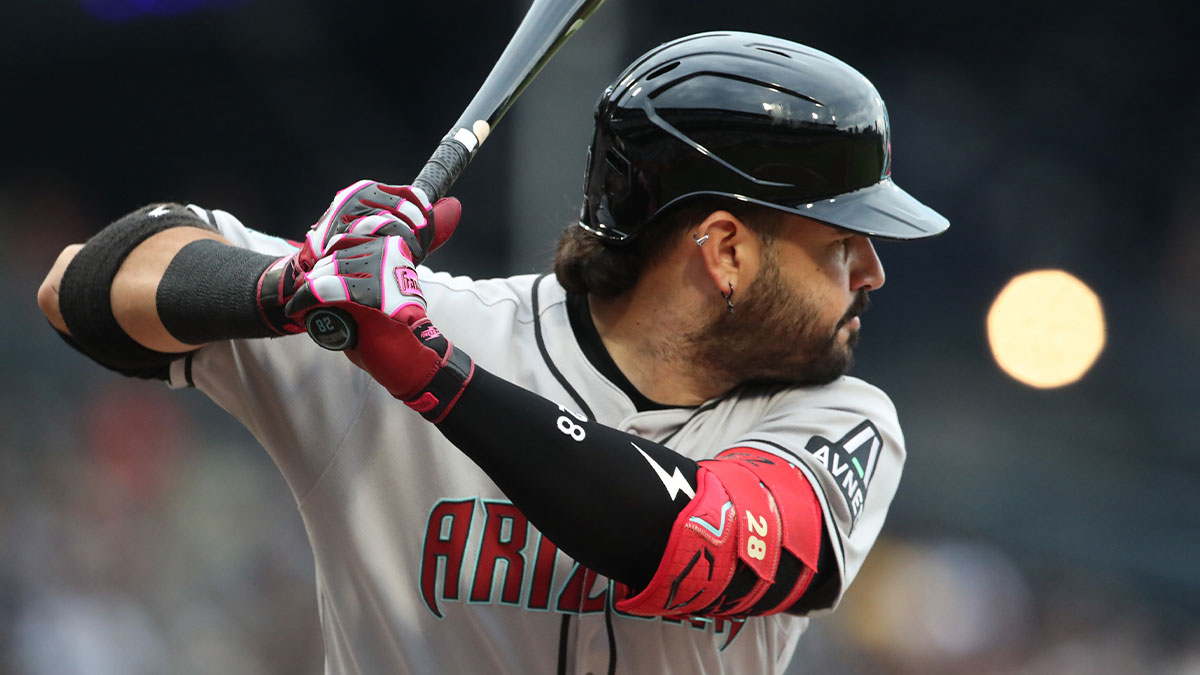 Arizona Diamondbacks third baseman Eugenio Suarez (28) at bat against the Pittsburgh Pirates during the first inning at PNC Park.