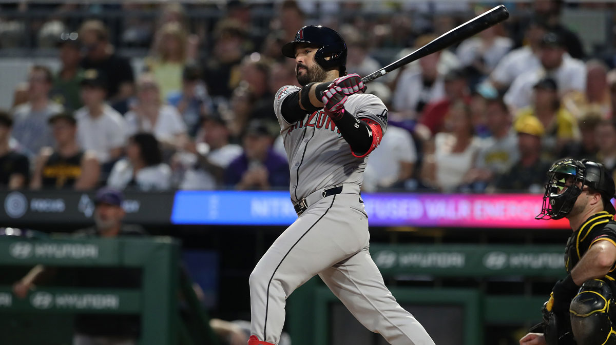 Arizona Diamondbacks third baseman Eugenio Suarez (28) hits a single against the Pittsburgh Pirates during the sixth inning at PNC Park.