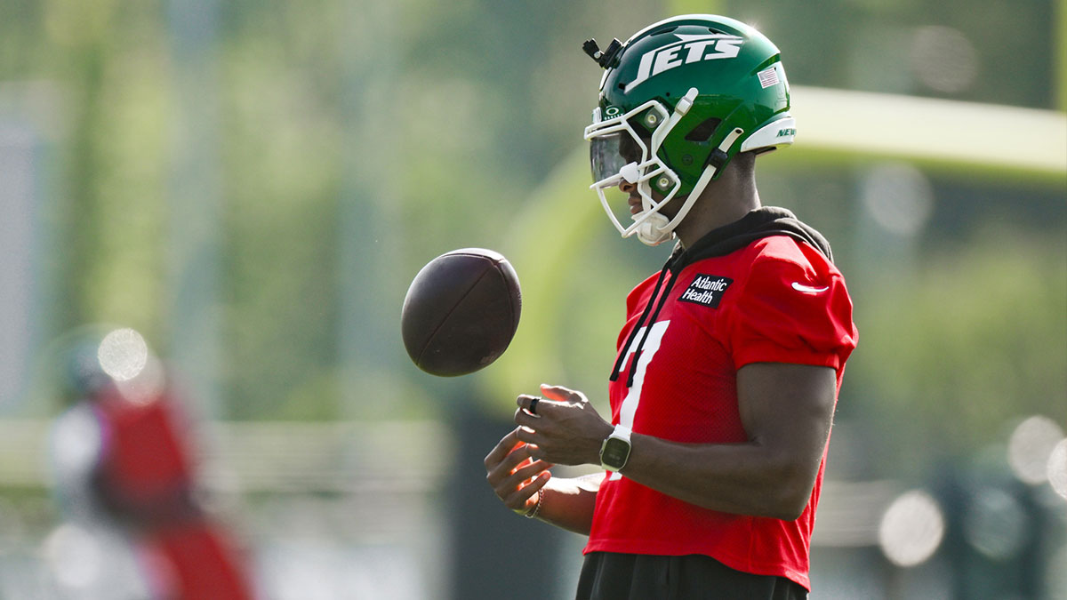 New York Jets quarterback Justin Fields (7) looks on during a drill at training camp at Atlantic Health Jets Training Center.