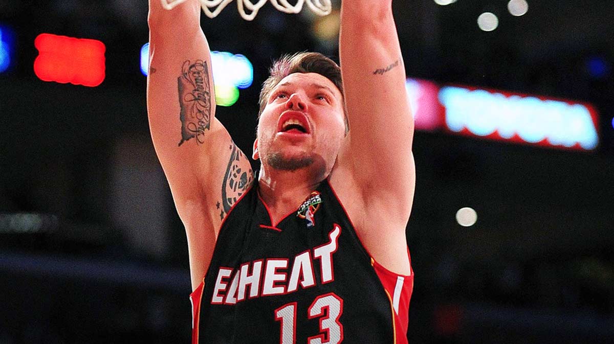 Miami Heat shooting guard Mike Miller (13) scores a basket against the Los Angeles Lakers during the first half at Staples Center. Mike Miller blasts Norman Powell trade in NBA Free Agency.