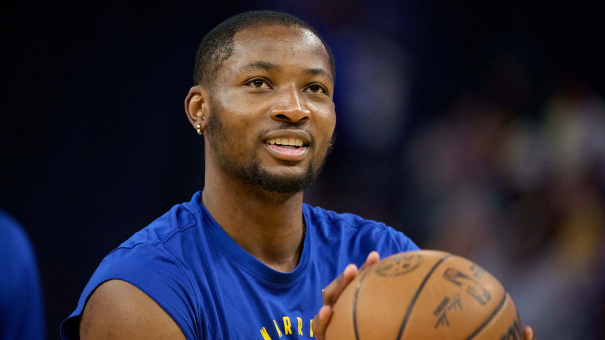 Golden State Warriors forward Jonathan Kuminga (00) warms up before the game between the Golden State Warriors and the LA Clippers at Chase Center. NBA