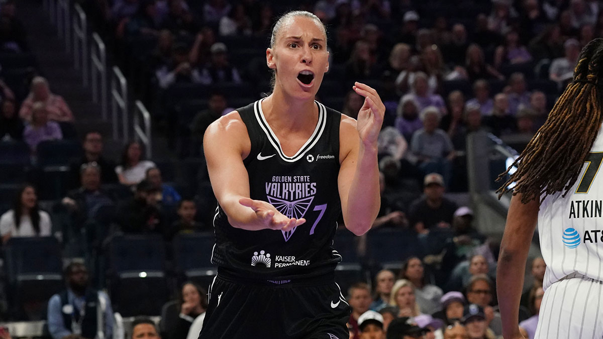 Golden State Valkyries forward Stephanie Talbot (7) complains to the referee during the game against the Chicago Sky in the first quarter at Chase Center.