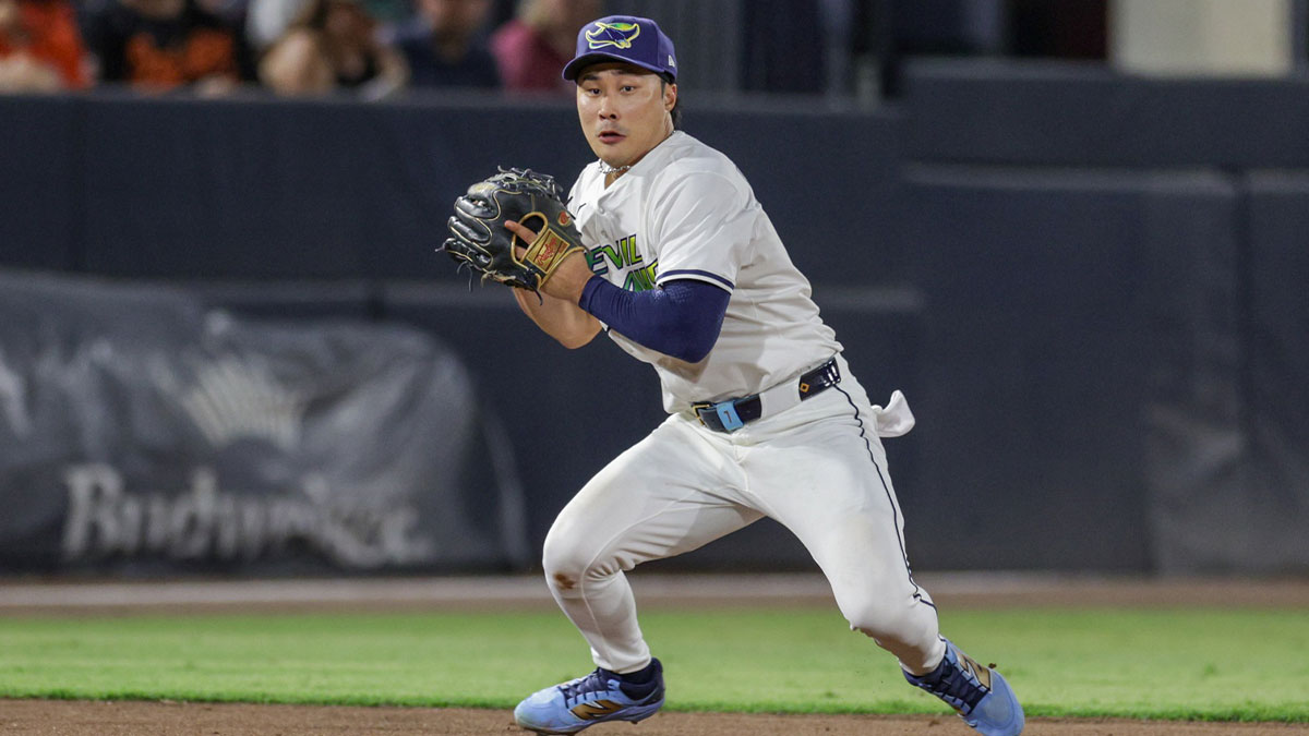 Tampa Bay Rays shortstop Ha-Seong Kim (7) fields the ball against the Baltimore Orioles in the eighth inning at George M. Steinbrenner Field.