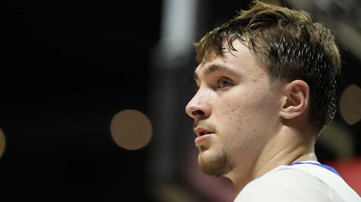 Dallas Mavericks forward Cooper Flagg (32) looks on against the Los Angeles Lakers in the fourth quarter of their game at Thomas & Mack Center.