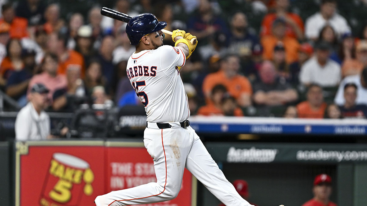 Astros' Isaac Paredes exits Mariners game with potentially serious injury