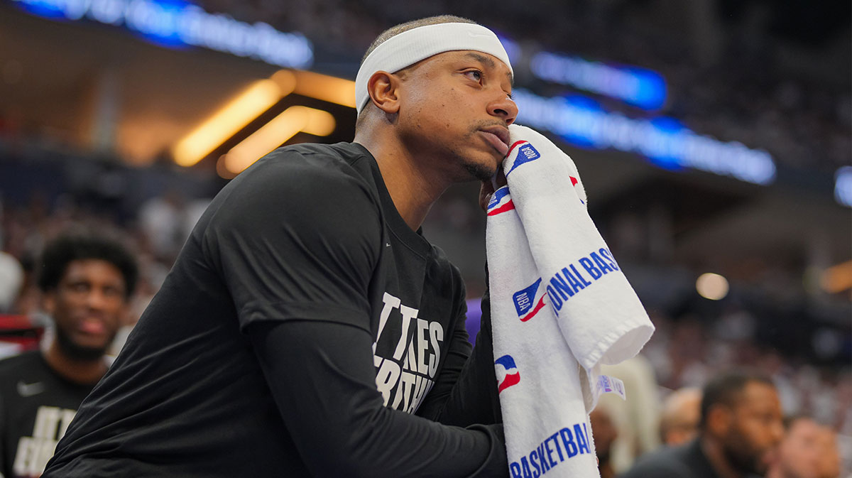 Phoenix Suns guard Isaiah Thomas (4) watches the game against the Minnesota Timberwolves in the second quarter during game two of the first round for the 2024 NBA playoffs at Target Center.