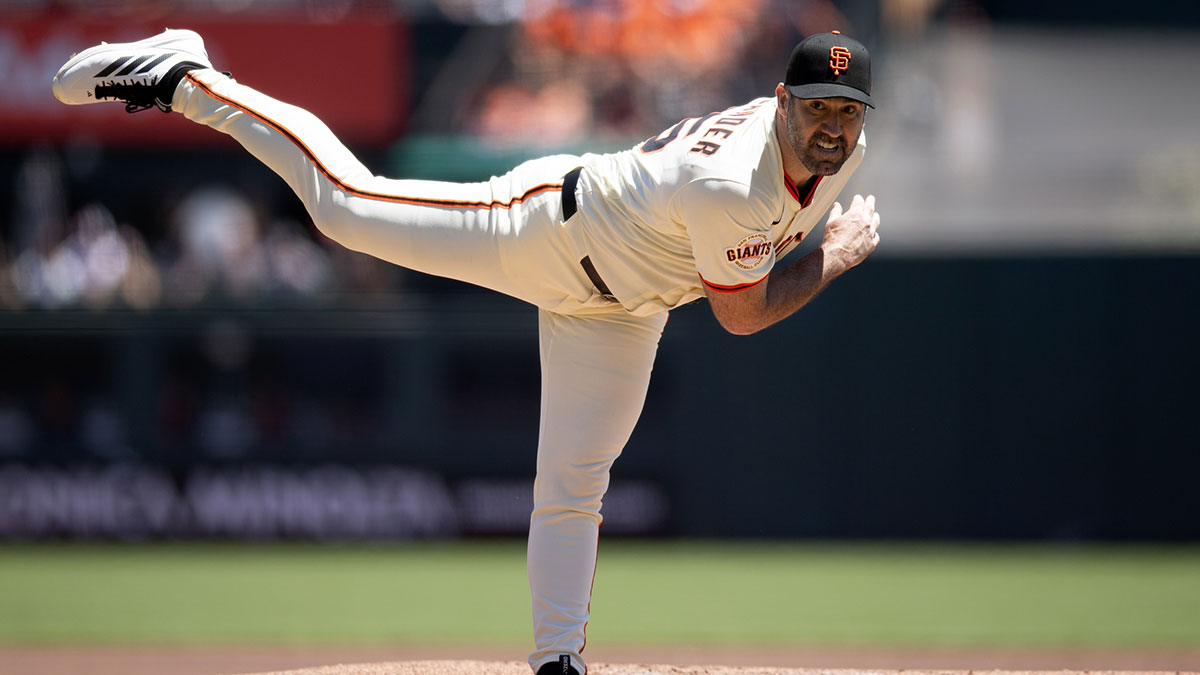 San Francisco Giants starting pitcher Justin Verlander (35) delivers a pitch against the Philadelphia Phillies during the first inning at Oracle Park.