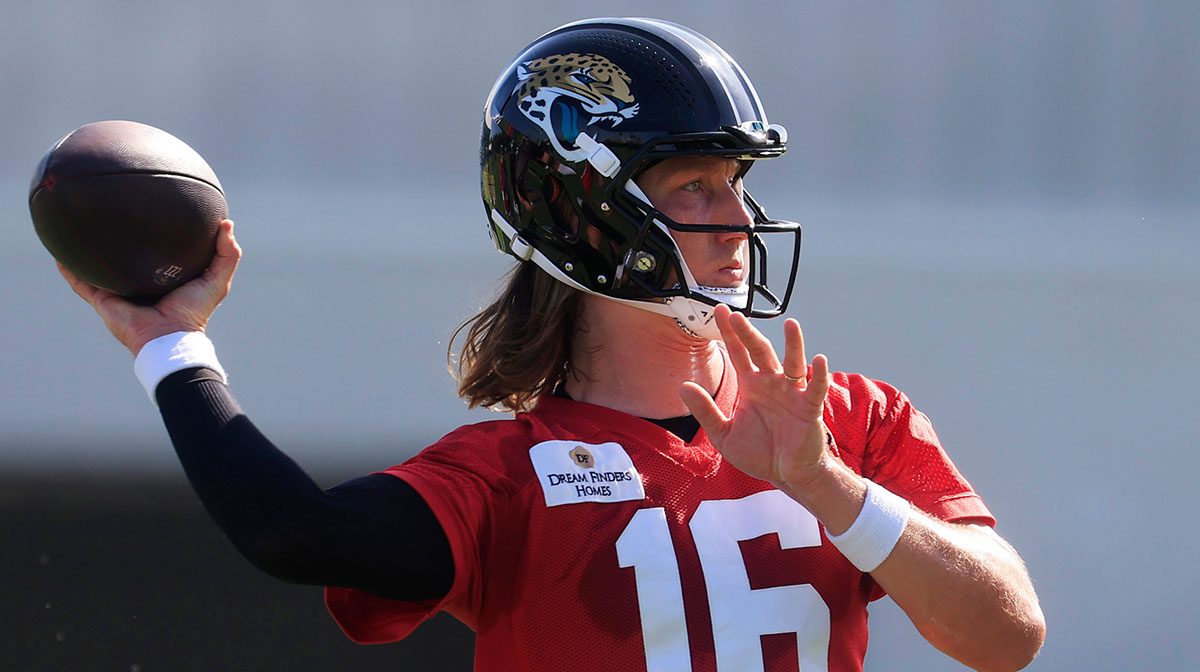 Jacksonville Jaguars quarterback Trevor Lawrence (16) passes the ball during the second mandatory minicamp at Miller Electric Center Wednesday, June 11, 2025 in Jacksonville, Fla.