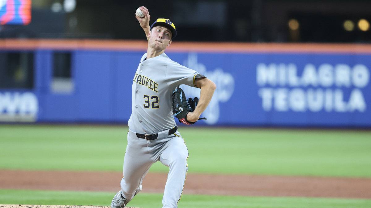 Milwaukee Brewers starting pitcher Jacob Misiorowski (32) pitches in the third inning against the New York Mets at Citi Field.