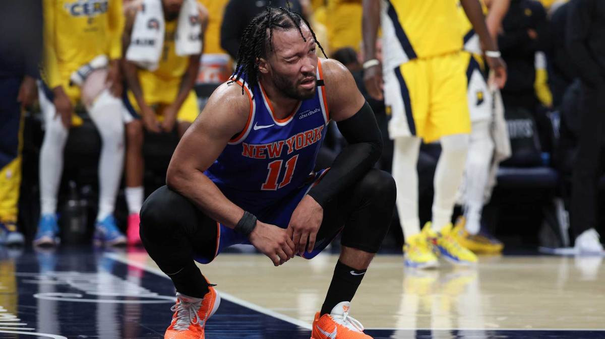 New York Knicks guard Jalen Brunson (11) reacts after a play against the Indiana Pacers in the third quarter during game six of the eastern conference finals for the 2025 NBA Playoffs at Gainbridge Fieldhouse.