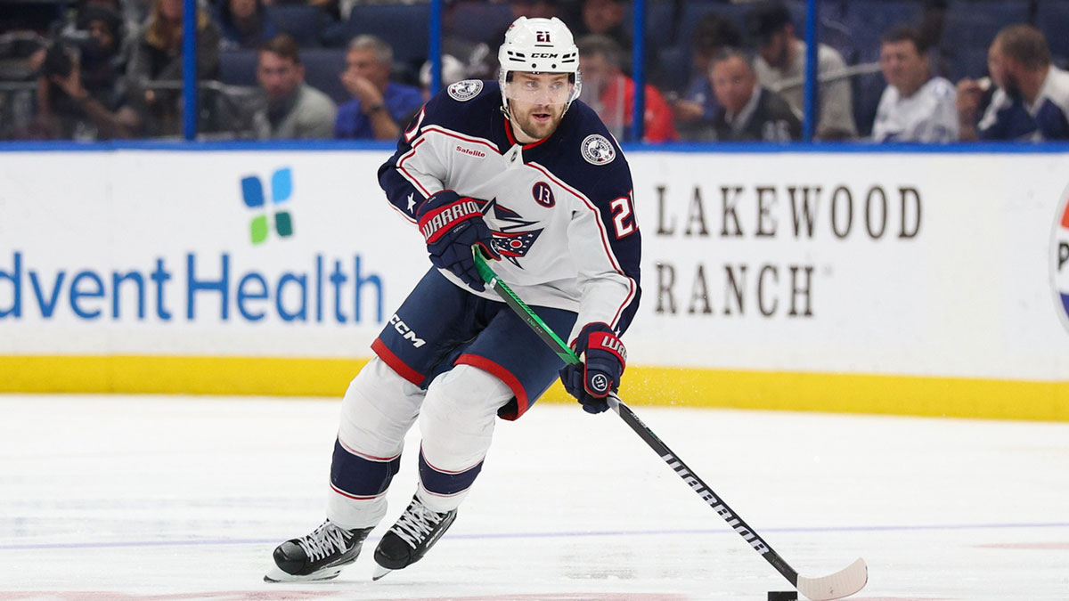 Columbus Blue Jackets left wing James van Riemsdyk (21) controls the puck against the Tampa Bay Lightning in the third period at Amalie Arena.