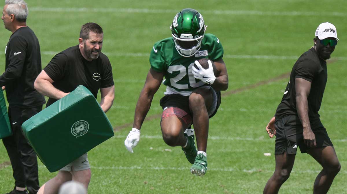 New York Jets running back Breece Hall (20) participates in a drill during minicamp at Atlantic Health Jets Training Center.