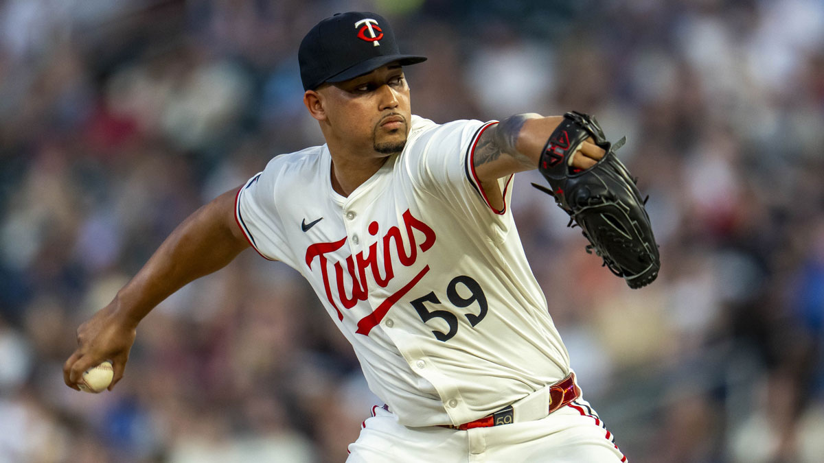 Minnesota Twins relief pitcher Jhoan Duran (59) delivers a pitch against the Chicago Cubs in the ninth inning at Target Field.