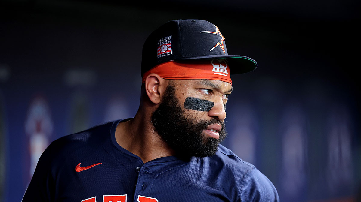 Astros DFA former top prospect day after inviting family
