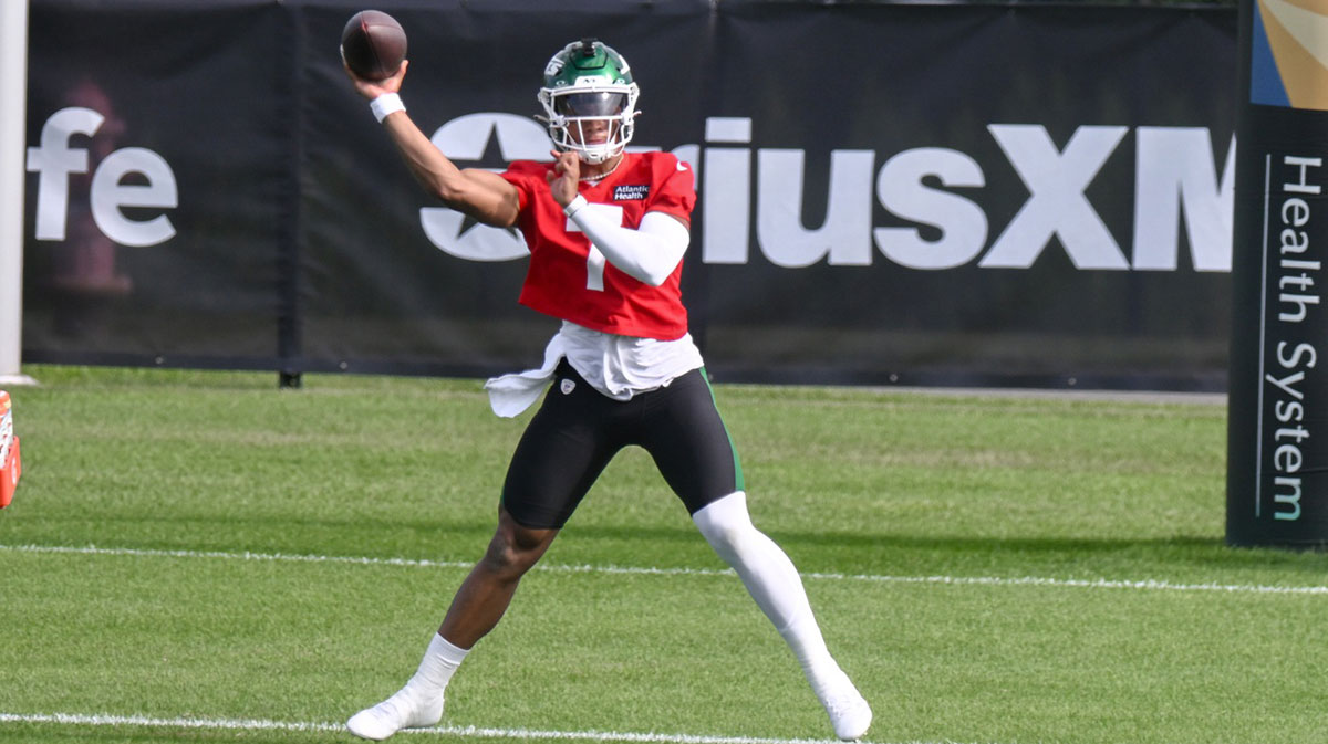 Jul 23, 2025; Florham Park, NY, USA; New York Jets quarterback Justin Fields (7) participates in a drill during training camp at Atlantic Health Jets Training Center.