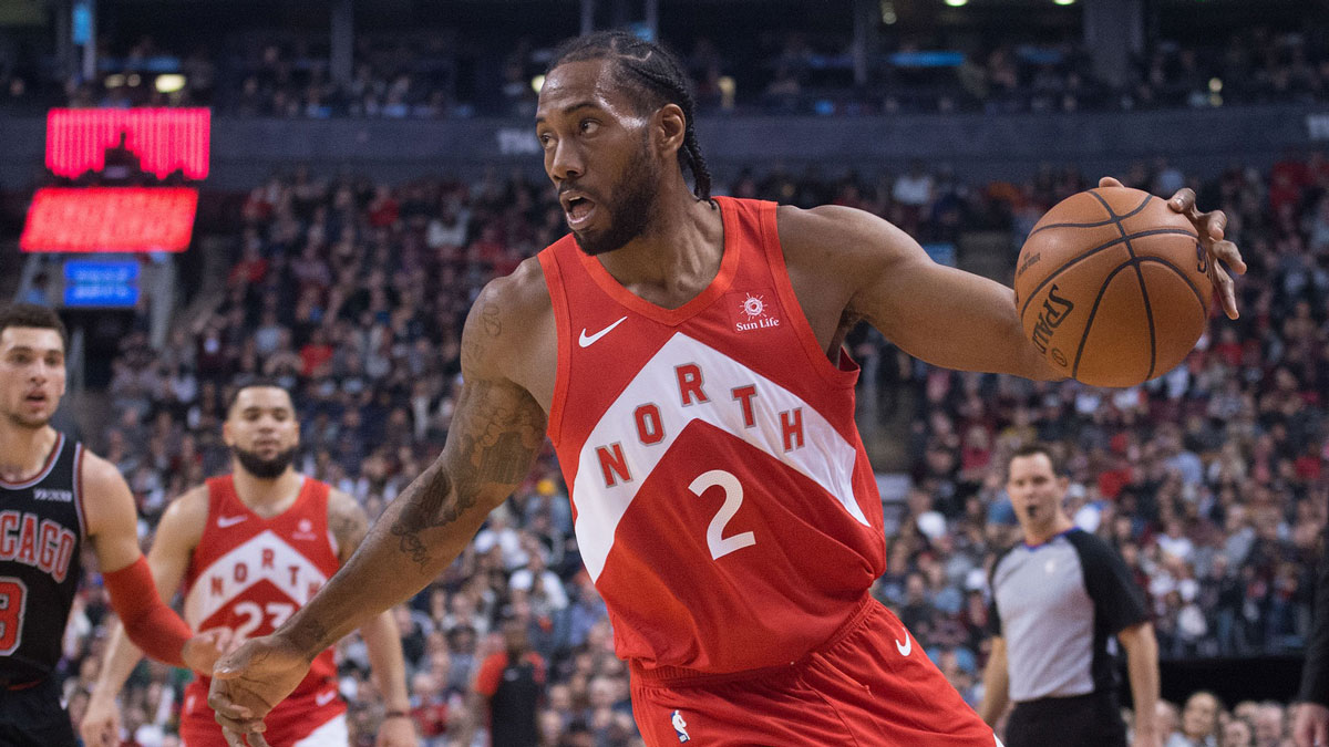 Toronto Raptors forward Kawhi Leonard (2) controls a ball during the second quarter against the Chicago Bulls at Scotiabank Arena.