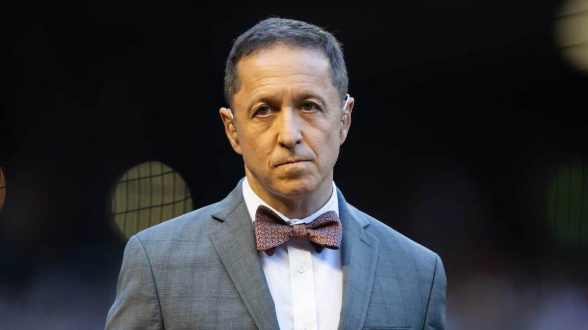 Fox Sports reporter Ken Rosenthal during the Arizona Diamondbacks game against the Texas Rangers in game four of the 2023 World Series at Chase Field. Ken Rosenthal advises a rebuild for Colorado Rockies organization, starting with firing Bill Schmidt.
