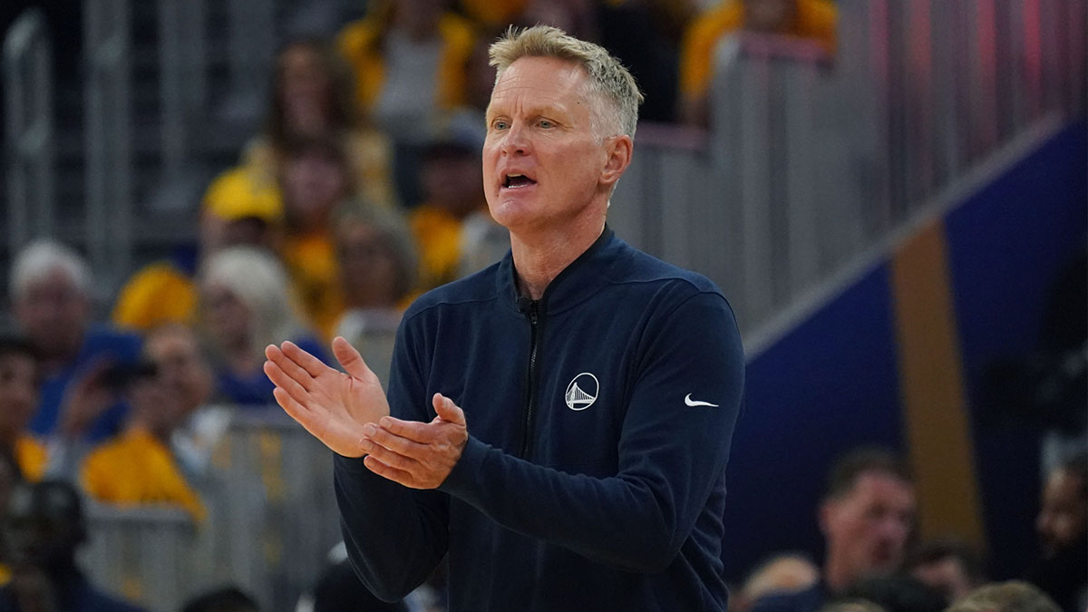 Golden State Warriors head coach Steve Kerr motions to the team in the second quarter during game three against the Minnesota Timberwolves in the second round for the 2025 NBA Playoffs at Chase Center.