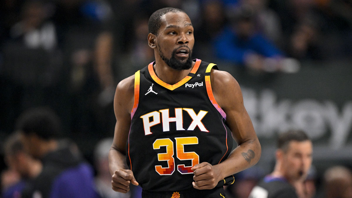 Phoenix Suns forward Kevin Durant (35) in action during the game between the Dallas Mavericks and the Phoenix Suns at American Airlines Center.