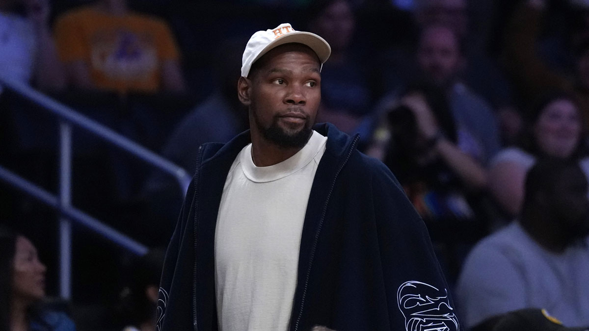 Kevin During attends a WNBA match between Atlanta's dream and Sparks at Crypto.com Arena.