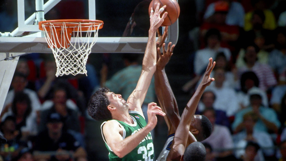 Boston Celtics forward (32) Kevin McHale in action against the Orlando Magic at the Orlando Arena during the 1991 season.