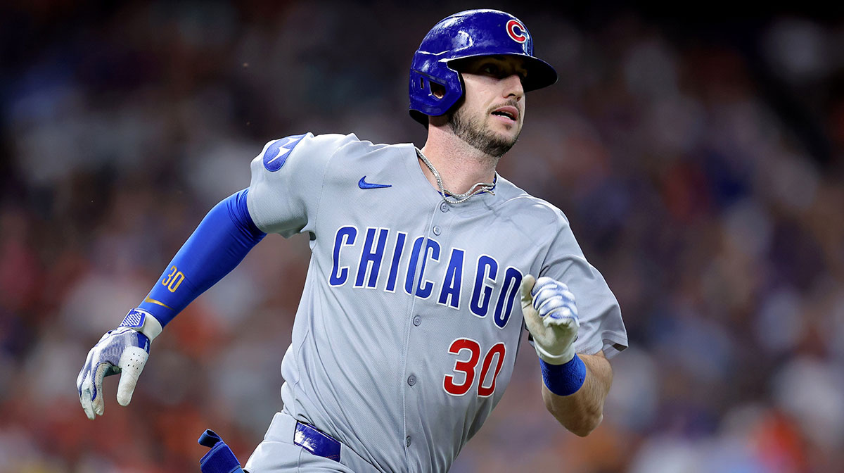 Chicago Cubs right fielder Kyle Tucker (30) runs up the base line after hitting a double Houston Astros during the first inning at Daikin Park.