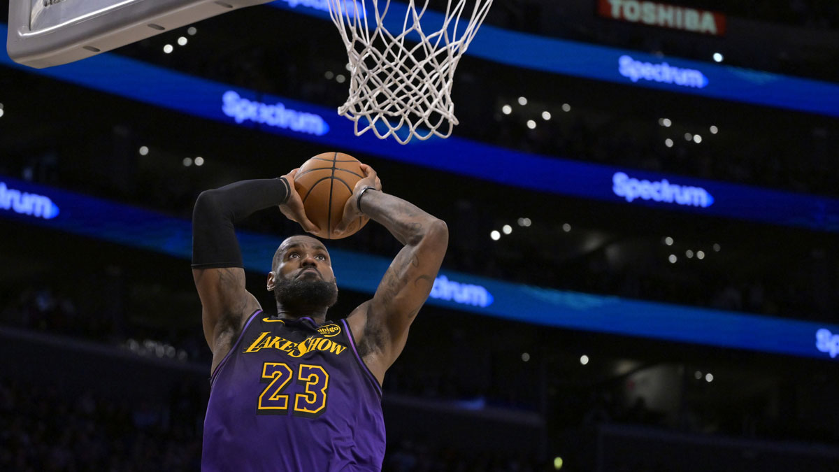 Los Angeles Lakers forward LeBron James (23) goes up for a dunk in the second half against the Orlando Magic at Crypto.com Arena.