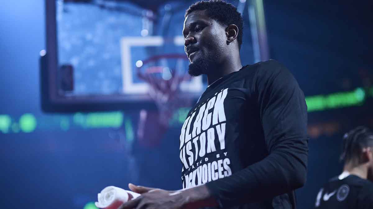 Portland Trail Blazers center Deandre Ayton (2) walks out to the court during introductions before a game against the Sacramento Kings at Moda Center.