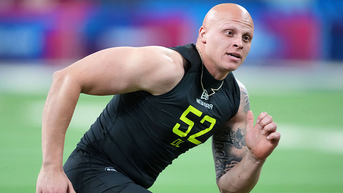 Arkansas defensive lineman Landon Jackson (DL52) participates in drills during the 2025 NFL Combine at Lucas Oil Stadium.