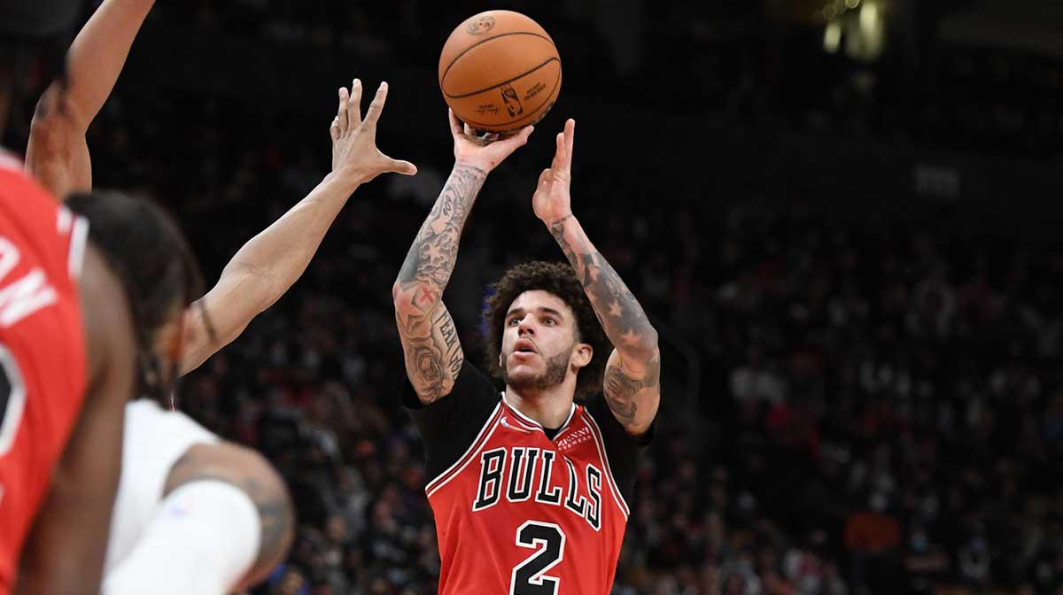 Chicago Bulls guard Lonzo Ball (2) shoots the ball against Toronto Raptors in the second half at Scotiabank Arena.