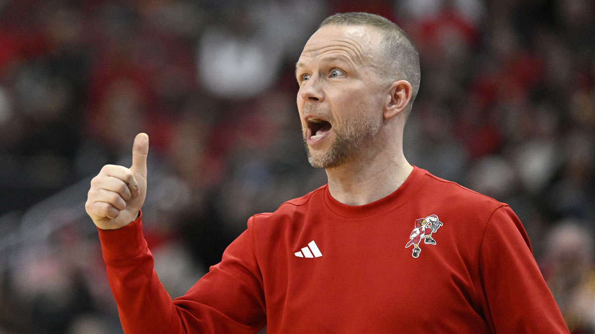 Louisville Cardinals head coach Pat Kelsey reacts during the second half against the California Golden Bears at KFC Yum! Center. Louisville defeated California 85-68.