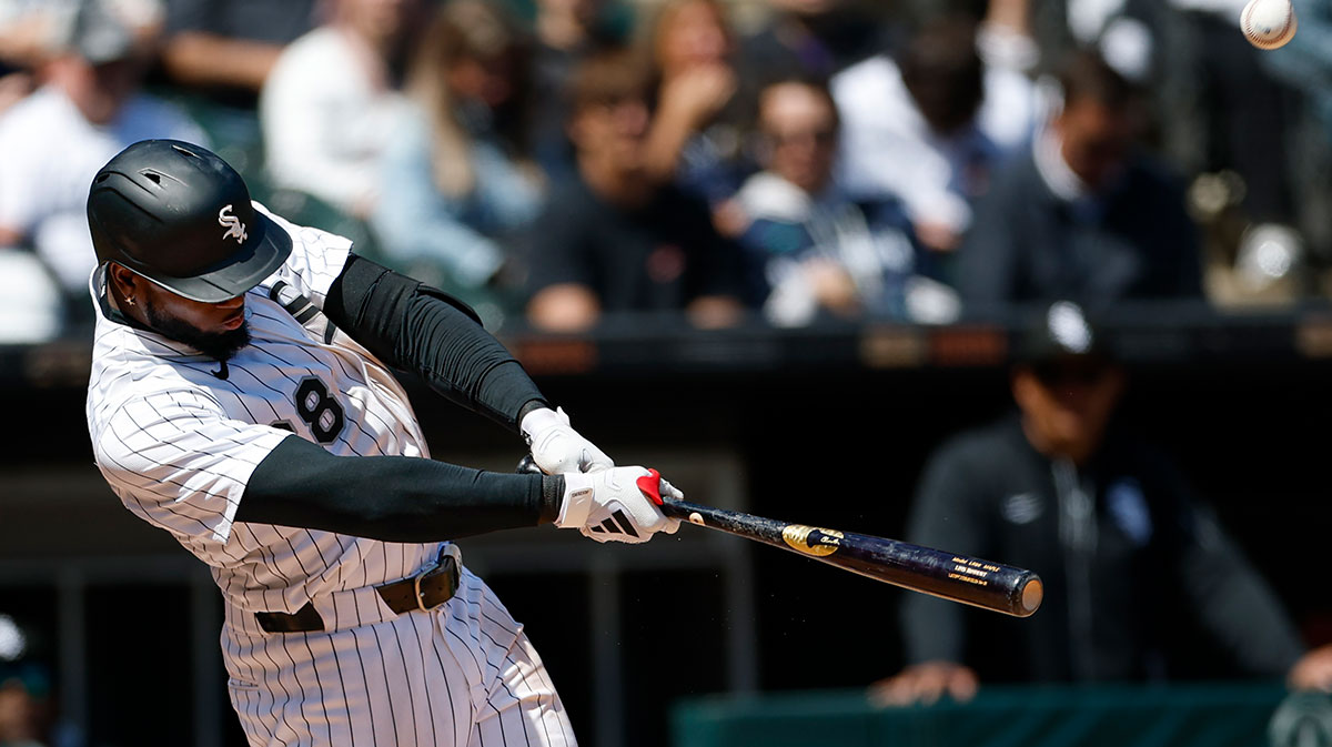 MLB rumors: Luis Robert's contract caveat mentioned amid trade possibility
