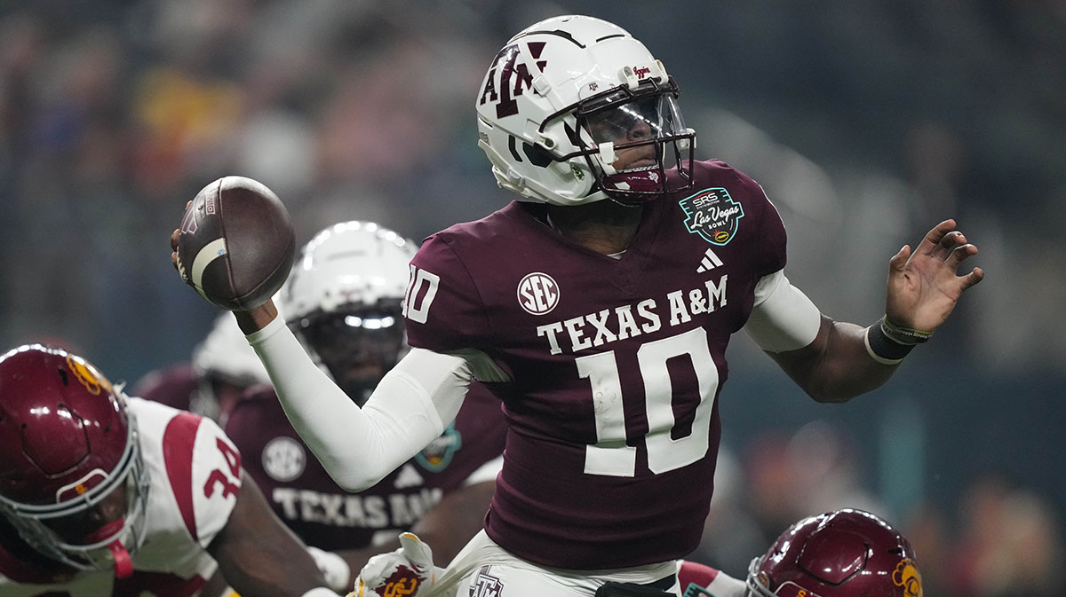 Texas A&M Aggies quarterback Marcel Reed (10) throws the ball against Southern California Trojans cornerback John Humphrey (19) in the first half at Allegiant Stadium.