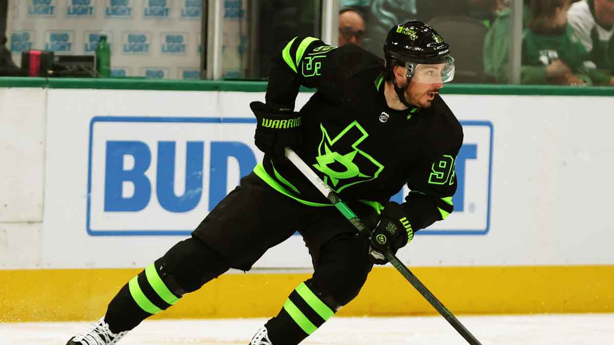 Dallas Stars center Matt Duchene (95) controls the puck in the first period against the Seattle Kraken at American Airlines Center.
