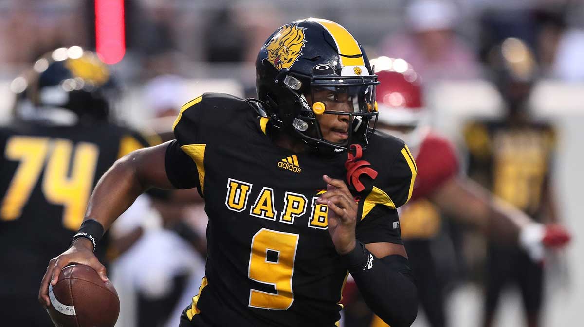 Aug 29, 2024; Little Rock, Arkansas, USA; Pine Bluff Golden Lions quarterback Mekhi Hagens (9)