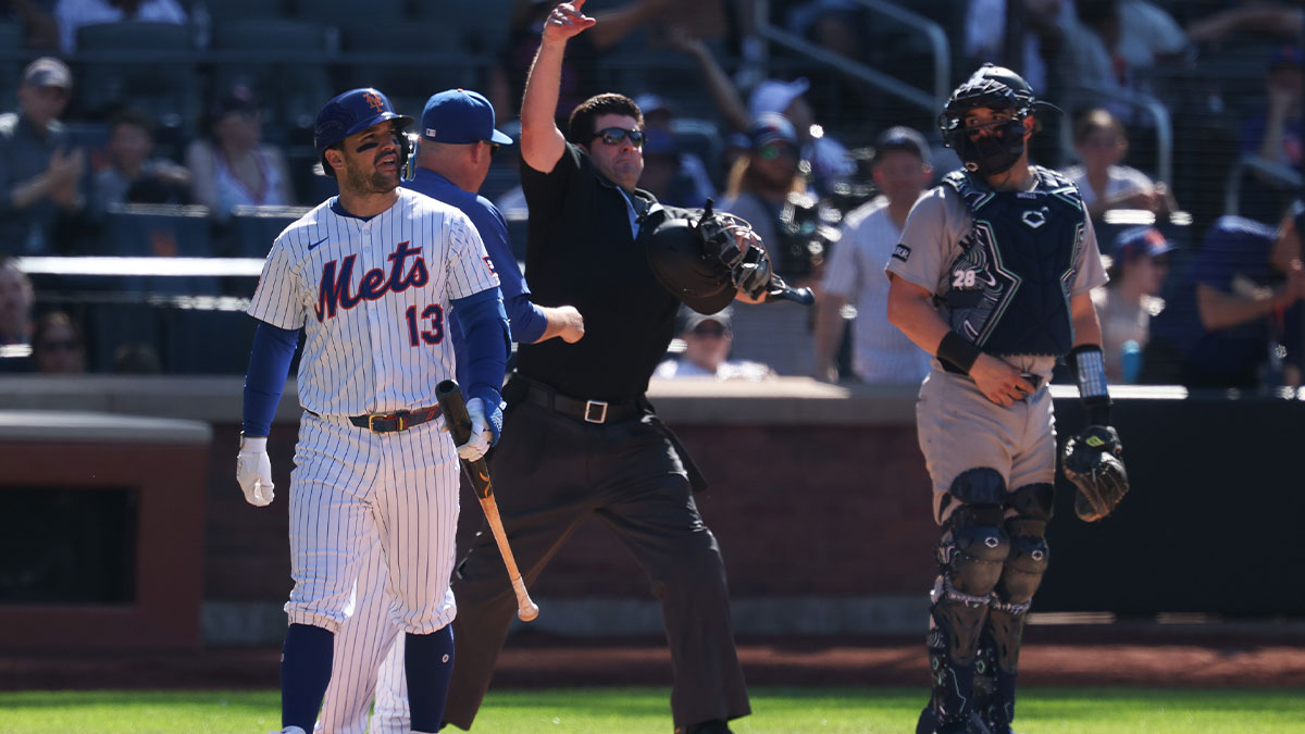 Mets’ Carlos Mendoza ejected over brutal blown strikeout call vs. Yankees