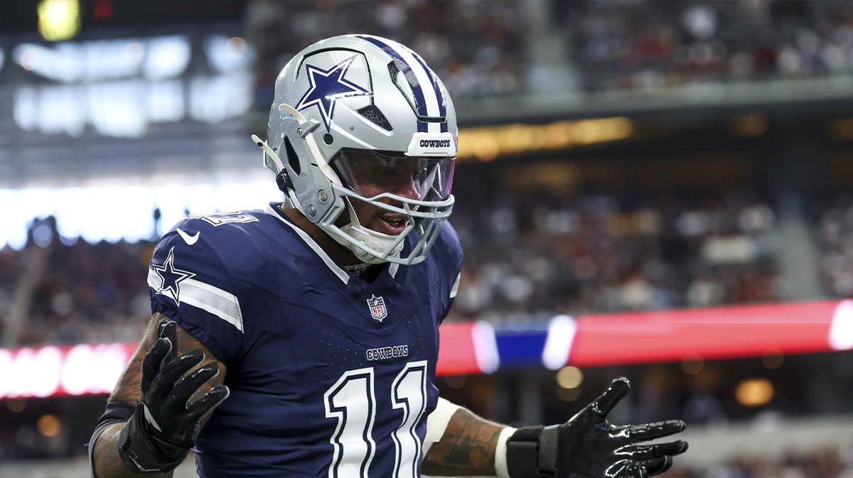 Dallas Cowboys linebacker Micah Parsons (11) celebrates after a sack during the first quarter against the Washington Commanders at AT&T Stadium.