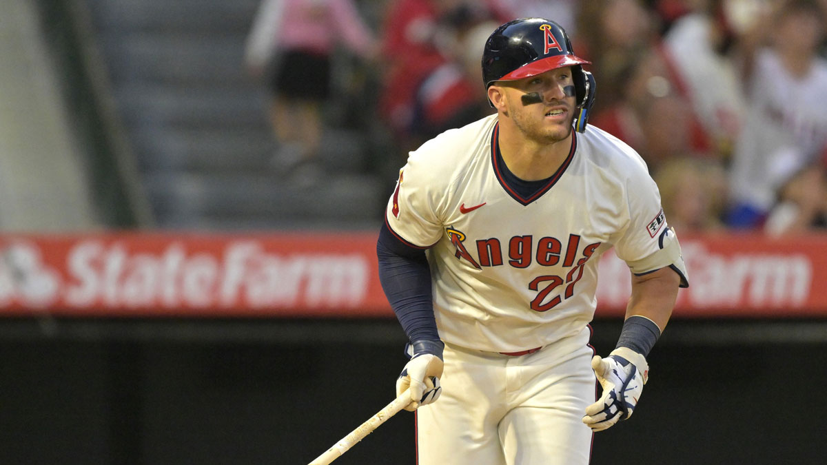 Angels star Mike Trout sends front-office message as trade deadline approaches